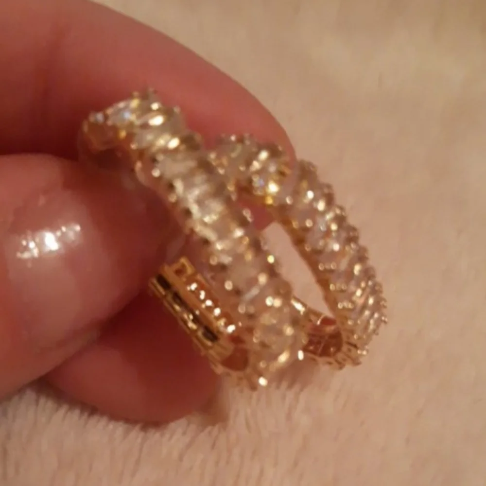 14K GOLD TEMPERAMENT WITH AAA ZIRCON STUD EARRINGS
